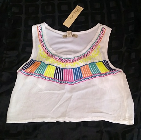 NWT Fun&Flirt - Japna Embroidered Lined Gauzy Crop - Picture 1 of 8